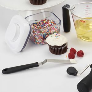 1248980_3_cupcake_icing_knife