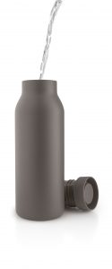 575033_Urban Thermo flask_05l_Taupe_laag bagved_WS_aRGB_High