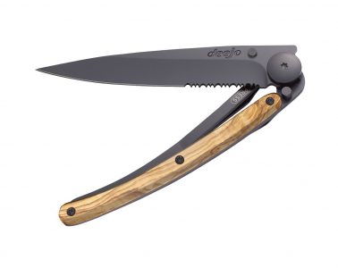 18151_1280-deejo-serrated-37g-olive-wood